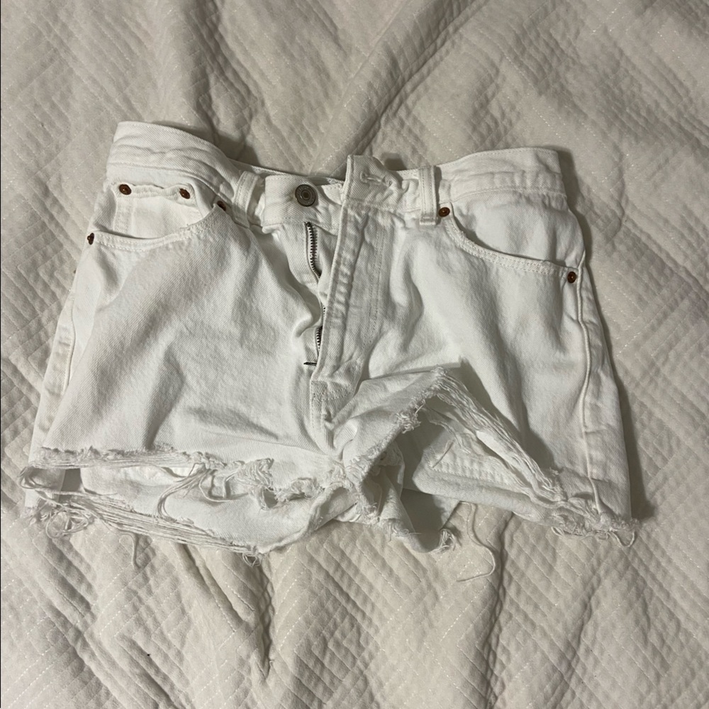 Ambercrombie&Fitch high rise white jean shorts, Size:27/4, very good condition